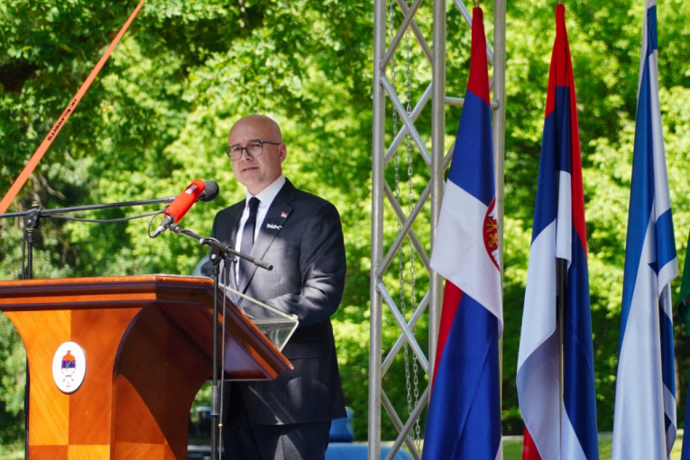 "DONJA GRADINA JE NAJVEĆE SRPSKO POLJE SMRTI": Vučević na obeležavanju Dana sećanja na žrtve ustaškog zločina (FOTO)
