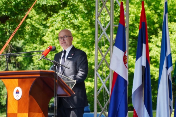 "DONJA GRADINA JE NAJVEĆE SRPSKO POLJE SMRTI": Vučević na obeležavanju Dana sećanja na žrtve ustaškog zločina (FOTO)
