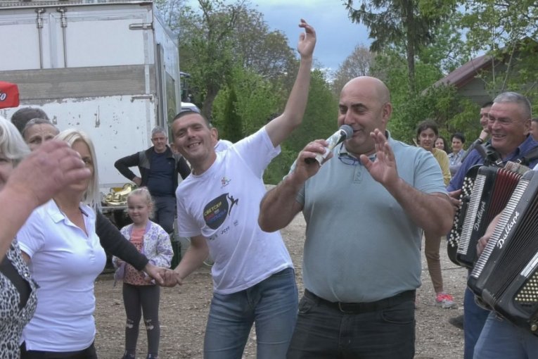 Goran kupio 16 krava i napravio veselje za 300 ljudi