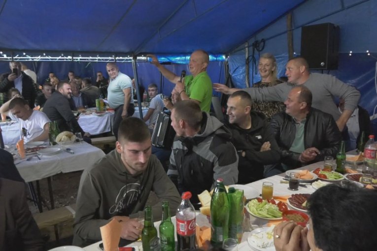 Goran kupio 16 krava i napravio veselje za 300 ljudi