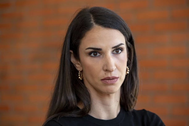 KO JE MUŽ IRINE BOROVIĆ KOG JE PRIJAVILA ZA NASILJE? Radi na odgovornoj poziciji, zajedno išli u osnovnu, ali i u srednju školu!