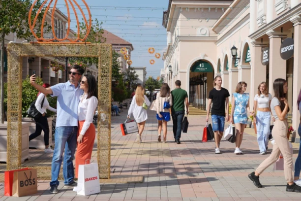 Tri dana zabave i šopinga: Rođendanski vikend u BIG FASHION Outlet Inđija