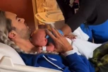 ROĐENOM BRATU JE RODILA BLIZANCE: Tata oduševljen i presrećan, a na mrežama HAOS I UVREDE (VIDEO)