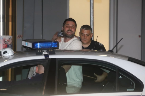 MILJKOVIĆU NIJE PRVI PUT DA DIVLJA NA KOMŠIJE: Pojavio se STRAVIČAN snimak kako Marko u ŠOK IZDANJU baca sve pred sobom!