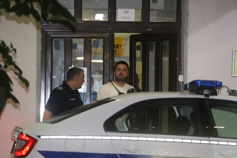 MILJKOVIĆA VODE U POLICIJSKU STANICU: Pogledajte snimak ispred bolnice Laza Lazarević! (VIDEO)