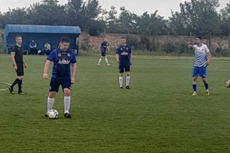 NEOČEKIVAN TRIJUMF DESETKOVANE MLADOSTI: "Sa Jabuke" je davljenik "skočio" na osmo mesto na tabeli!