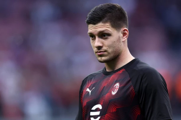 JOVIĆ REZERVNA VARIJANTA U MILANU! Da li će SRBIN PRIHVATITI PONUDU? Slavni klub DONEO ODLUKU!