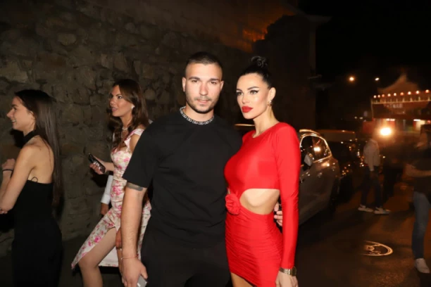 MIRKO ŠIJAN UHVAĆEN U KREVETU SA MUŠKARCIMA: Sve završilo na društvenim mrežama - HAOS!