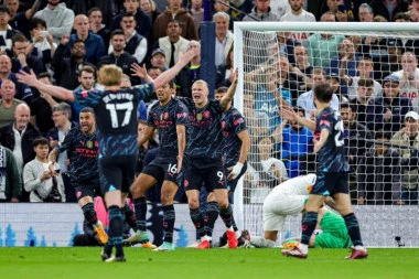 SITI PRAKTIČNO OBEZBEDIO ČETVRTU UZASTOPNU TITULU PREMIJER LIGE: Pravo čudo može Arsenalu da donese trofej!