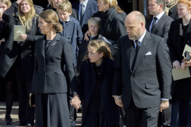 U ISTOM DANU MILIJARDERU UBILI TROJE DECE: Posle tragedije desilo im se čudo života, sve se PREOKRENULO (FOTO)