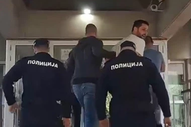 MARKO MILJKOVIĆ NASTAVIO DA DIVLJA I NA SASLUŠANJU: Izneo stravične detalje o komšiji, policija ne može da ga obuzda!