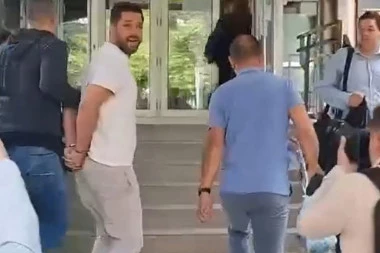 MARKO MILJKOVIĆ IZ SAMICE PRAVO NA SASLUŠANJE: Sa lisicama na rukama poslao skandaloznu poruku!