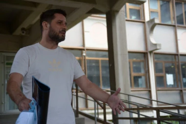 PRVE FOTOGRAFIJE MARKA MILJKOVIĆA NAKON VIŠESATNOG SASLUŠANJA: Nećete verovati u kakvom je stanju bio! (GALERIJA)