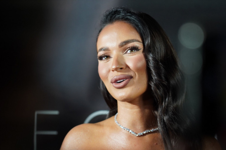 Teodora Džehverović na promociji novog albuma "Žena bez adrese"