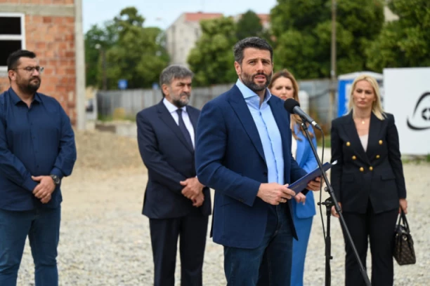 ALEKSANDAR ŠAPIĆ U POSETI BORČI: Uskoro novi vrtić, raspisana javna nabavka za kanalizaciju i postrojenje za prečišćavanje otpadnih voda na levoj strani Dunava