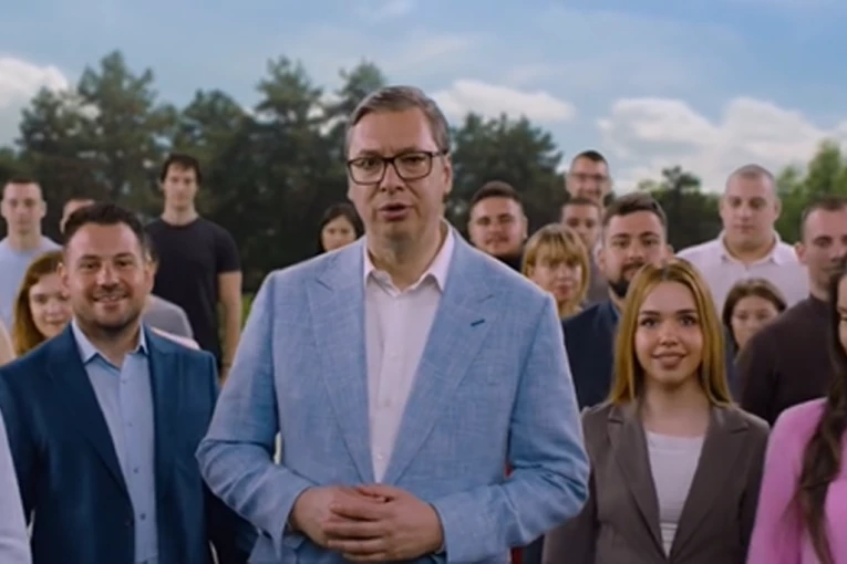 "BUDUĆNOST JE U TVOJIM RUKAMA"! Aleksandar Vučić još jednom pozvao ljude da glasaju za SNS ovim prelepim spotom! OBJASNIO I ZAŠTO! (VIDEO)