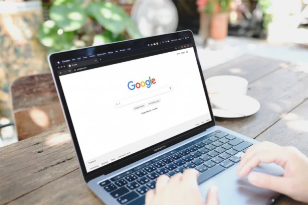 ŠTA SU SRBI, A ŠTA LJUDI U SVETU, NAJVIŠE GUGLALI 2025. GODINE? Ovih 6 tema zanimalo je SVE!