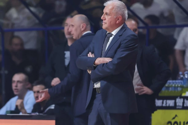 OBRADOVIĆ JASAN PRED ZVEZDU: ''Nema velike filozofije, jasno je svima zbog čega smo izgubili prve dve utakmice!''