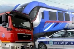 TINEJDŽERA UDARILA STRUJA KAD JE UŠAO U VAGON KOD PANČEVAČKOG MOSTA! Hitno prevezen u bolnicu sa teškim opekotinama - BUKNUO POŽAR!