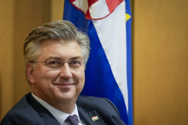 PLENKOVIĆ PO TREĆI PUT PREMIJER HRVATSKE! Izglasana nova Vlada! Ima li u njoj SDSS-a i Srba?