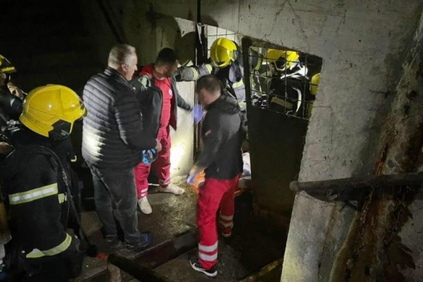 JOŠ JEDNA OSOBA ĆE DANAS BITI OPERISANA! Oglasio se Urgentni centar o povređenima u sudaru vozova!