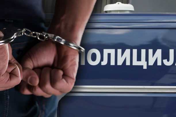 ŽUČNA SVAĐA ESKALIRALA U FIZIČKI OBRAČUN: Uhapšen mladić (21) - fizički nasrnuo na roditelje, pa demolirao stan