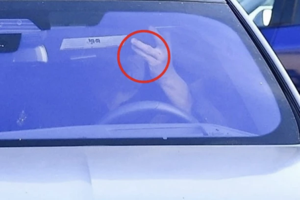 BEN UHVAĆEN BEZ BURME NA PRSTU: Glumac je ovim gestom jasno pokazao da je veza okončana