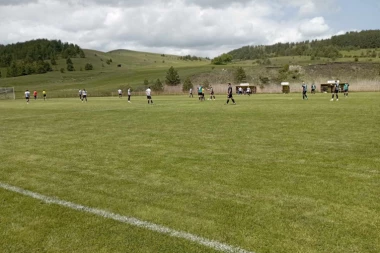 TIM IZ SJENICE SIGURAN NA GOSTOVANJU U KREMNIMA: Jako kvalitetan meč prikazali su fudbaleri Tare i Sloge!