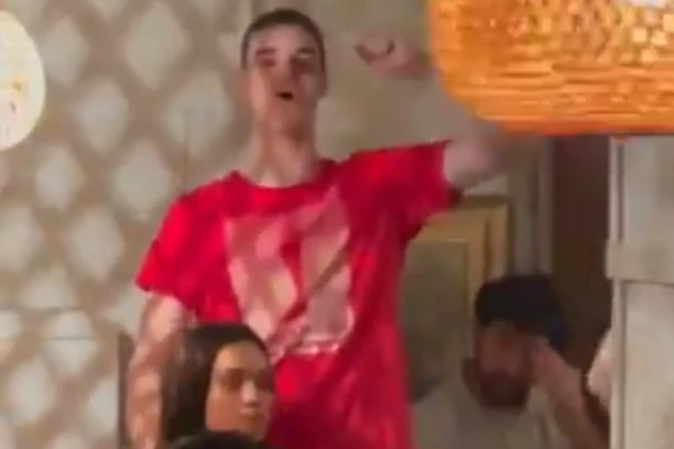 NEOČEKIVANI GOST NA ZVEZDINOJ PROSLAVI! Vasa Micić iz senke SLAVIO titulu (VIDEO)