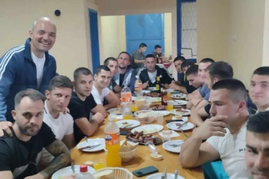 ODLIČNA ATMOSFERA NA PREPUNIM TRIBINAMA: OFK Aranđelovac nastavlja da niže odlične partije! (VIDEO)