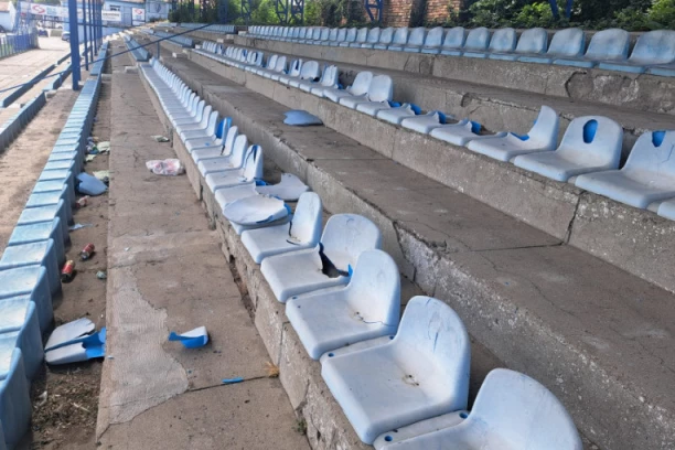 NIČIM IZAZVANI: Scene koje razočaravaju sve istinske zaljubljenike u fudbal!