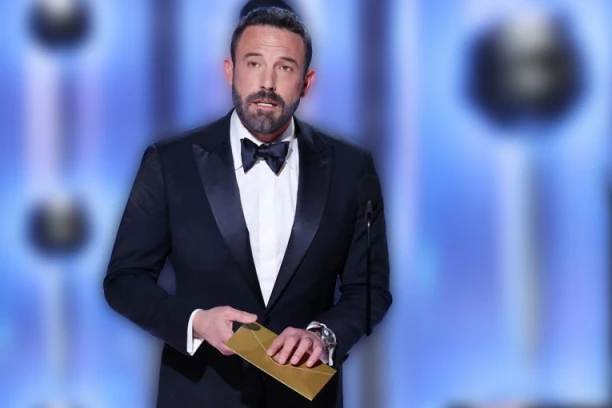 BLAMAŽA VEKA! Ben Aflek "kiksnuo" kao komičar, VREĐAO fanove, pa priznao: "Verovatno više nikad neću raditi nakon ovoga"