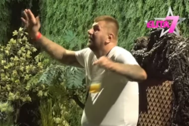 KAMERA USNIMILA JANJUŠEV TAJNI RAZGOVOR SA PRODUKCIJOM: Kuka za POMOĆ, raspao se na komade (FOTO)