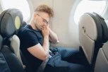 VODITE RAČUNA: Zašto nikako ne smete da zaspite pre poletanja aviona?