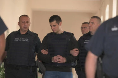 UROŠ U SVOM KRVAVOM PIRU PRESUDIO I ROĐAKU! Oglasila se Blažićeva baba o monstrumu i suđenju!