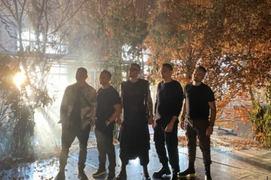 Magla bend pušta Parazita!