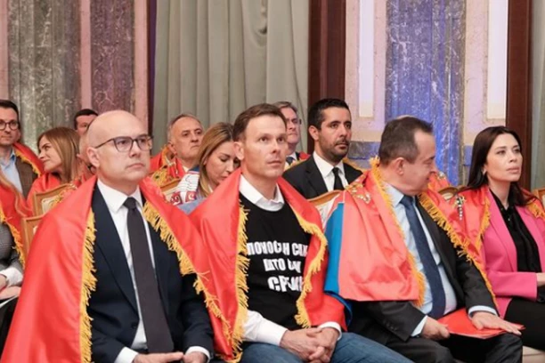 "SLOGA BIĆE PORAZ VRAGU"! Evo kako su ministri u Vladi Srbije pratili zasedanje GS UN! UVEK SLOBODNI NIKAD PORAŽENI!