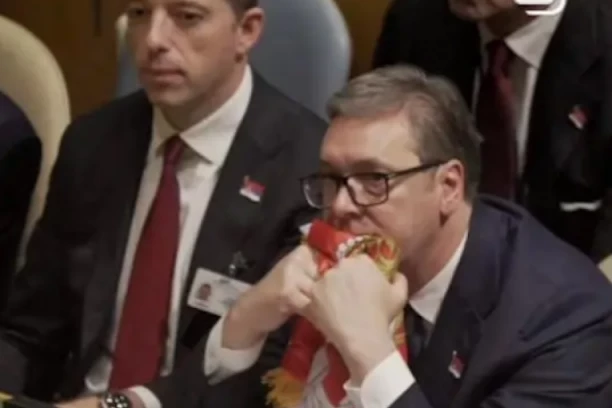 SRBIJA DIGLA SNAŽAN GLAS PROTIV! Svetski mediji o usvajanju Rezolucije o Srebrenici!