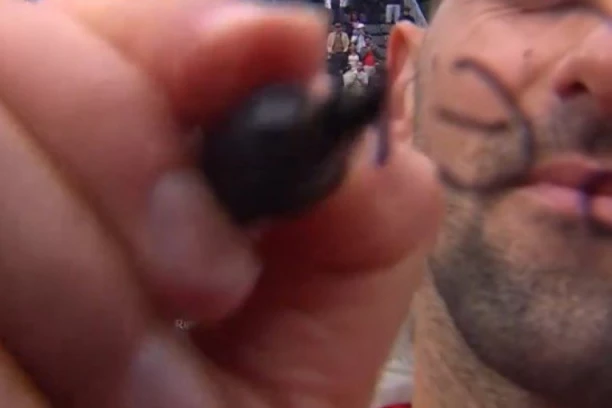 NOVAKOVA MOĆNA PORUKA NA KAMERI! Evo šta je Nole napisao u Ženevi! (VIDEO)