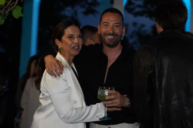 NATAŠA NINKOVIĆ NAKON HOSPITALIZACIJE CEPA ALKOHOL: Prve fotografije pozante glumice nakon ugroženog zdravlja (FOTO)