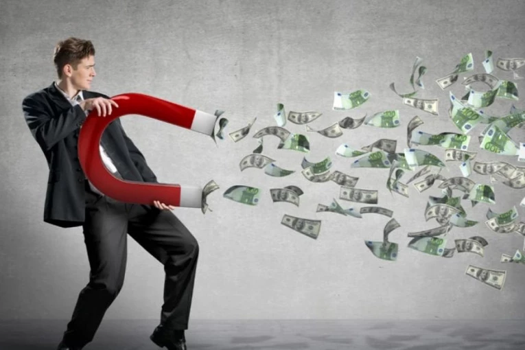 4 ZNAKA ĆE PLIVATI U NOVCU OVOG LETA: Proverite da li ste među njima