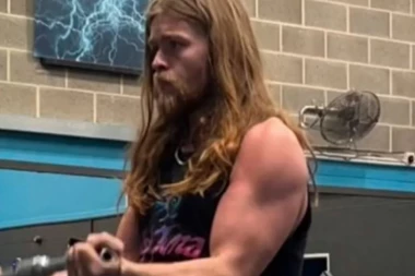 GODINAMA JE MOLILA MUŽA DA OBRIJE BRADU: "Bio je viking, a sada je Kejt Mos!"