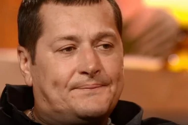 ŽENA ACA PEJOVIĆA OBOLELA OD TEŠKE BOLESTI: Pevač vrištao na sav glas kad je saznao vesti koje LEDE KRV U ŽILAMA, molio je da NE UMRE!