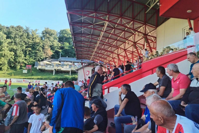 TRIJUMF PRED PREPUNIM TRIBINAMA NA UBU: Karikari i Zubairu "po starom" - Jedinstvo pobedom završilo sezonu! (VIDEO) (FOTO GALERIJA)