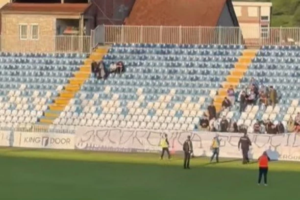 EPILOG SKANDALA U PAZARU! Ikona plavih uticao da se ukloni SRAMOTNI TRANSPARENT o takozvanom genocidu u Srebrenici!