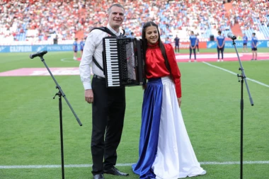 SJAJNA UVERTIRA ZA SPEKTAKL NA MARAKANI! Pavlina s pesmom "Đenerale" BACILA zvezdaše u TRANS! Stadion je "EKSPLODIRAO"! (VIDEO)