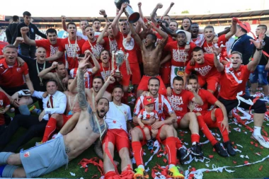 DECENIJU KASNIJE NA ISTOM MESTU  Prekinuo je niz Partizana, a večeras gledao Zvezdu sa tribina!