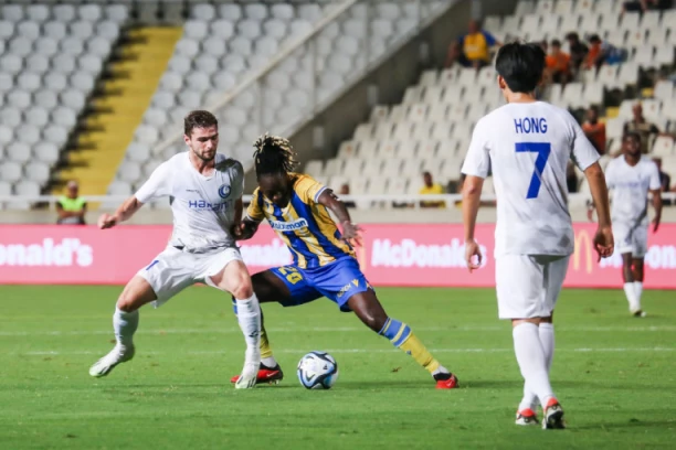 AFRIČKA ZVER STIŽE U ZVEZDU: SANOGO 2.0! Bivši je fudbaler BENFIKE I RENDŽERSA i velika ŽELJA TRENERA Milojevića!