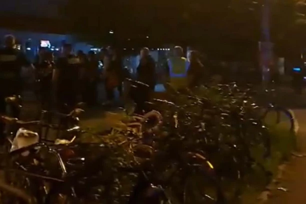 NEMA POVREĐENIH SRBA U VELIKOJ TUČI NAVIJAČA U BERLINU! Oglasila se naša ambasada! (VIDEO)