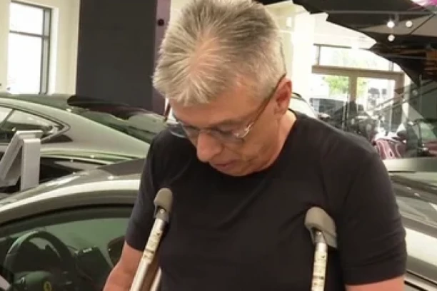 POVREĐEN SAŠA POPOVIĆ PUZI DO SCENE: Napukla mu kost, doktori prate njegovo stanje!